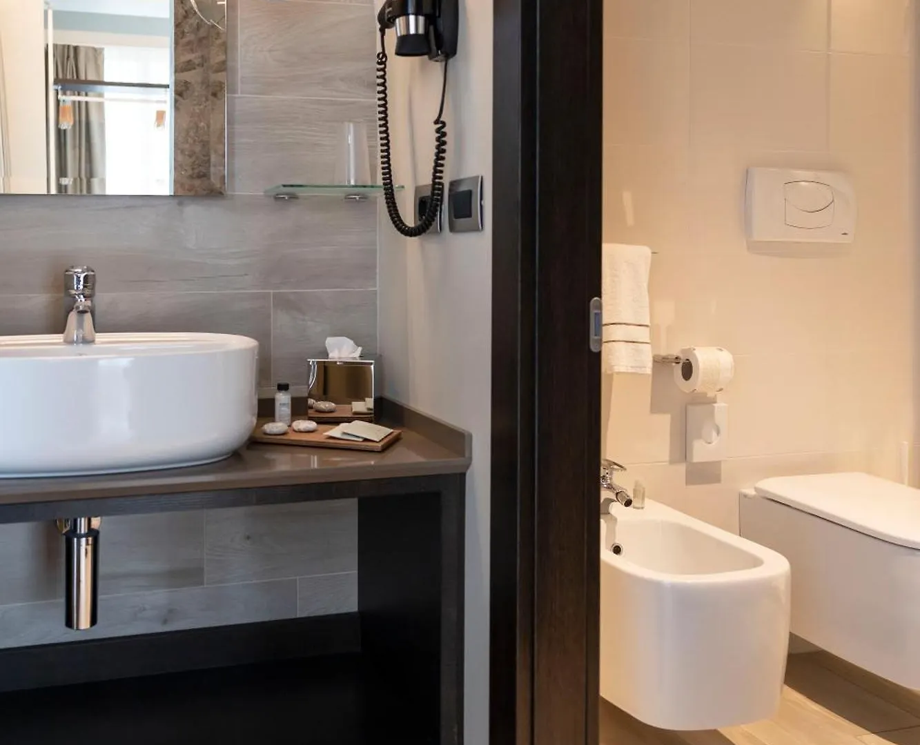 Vision Hotel Peschiera del Garda 4*,  Italy