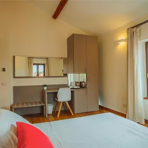 Garda Relais *** קסטלנואובו דל גארדה
