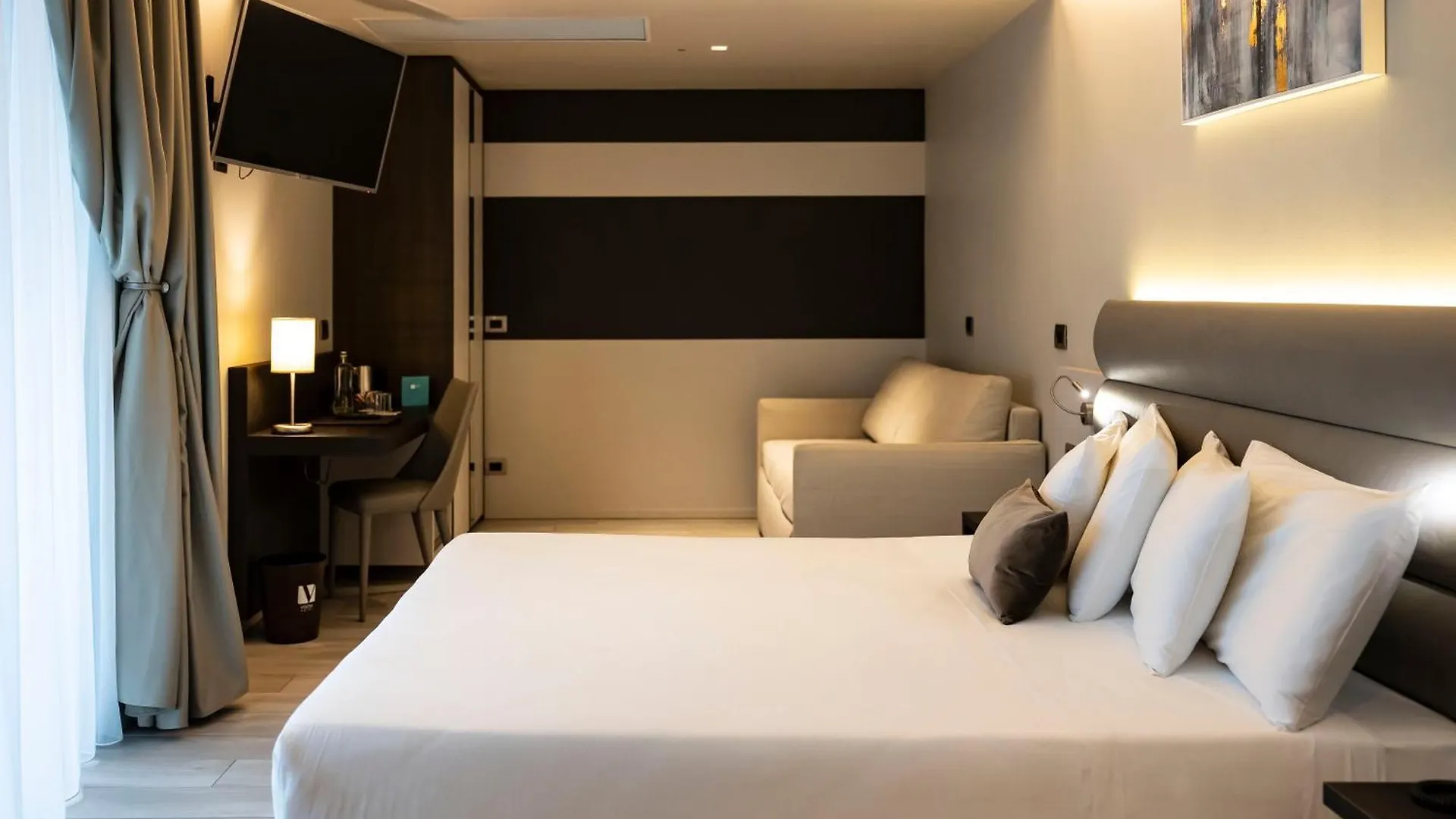 Vision Hotel Peschiera del Garda 4*,  Italy